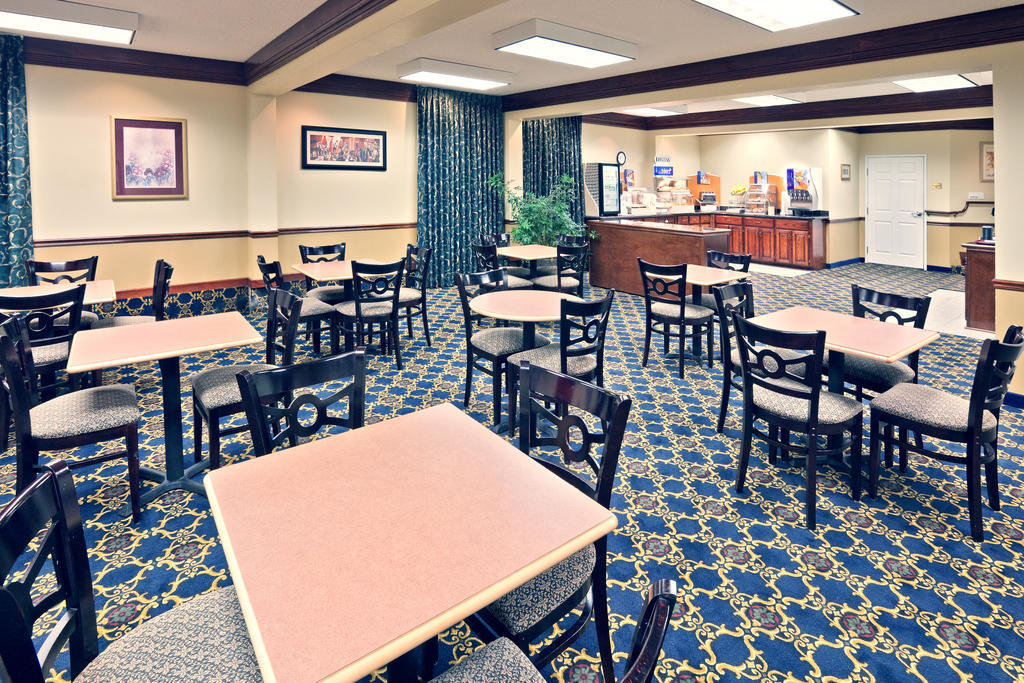 Days Inn & Suites By Wyndham Tahlequah Restaurant bilde